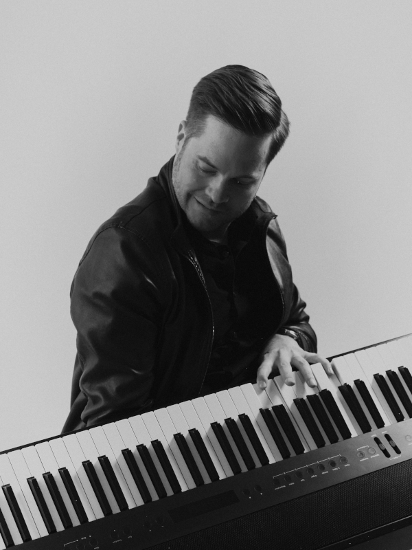 HENC Powerful Alternative Rock And Pop Sound